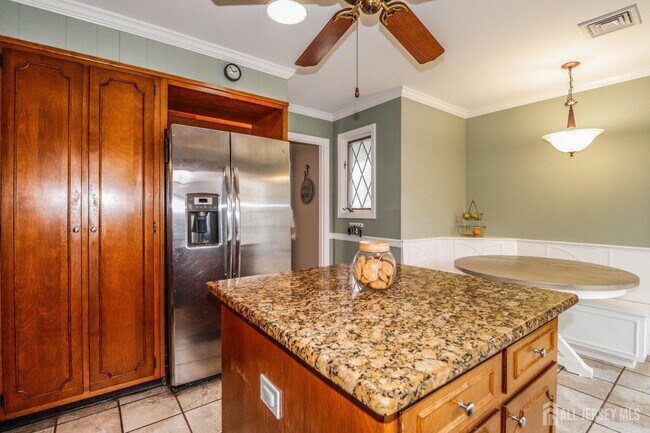 Building Photo - 71 Woodbridge Ave