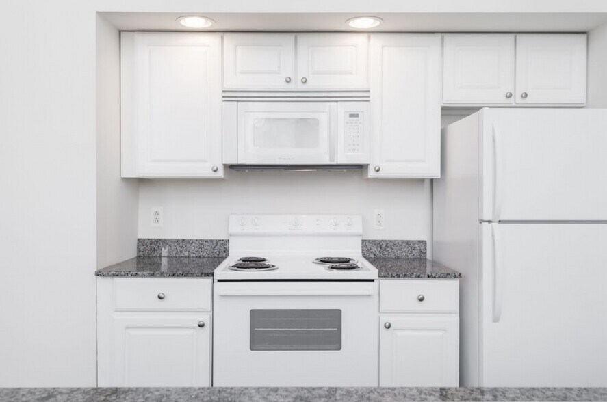 Building Photo - 1001 Chestnut St