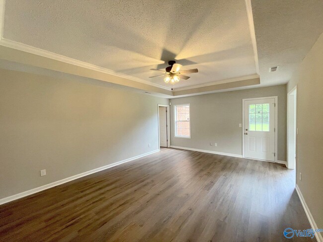 Building Photo - 100 Brook Glen Dr