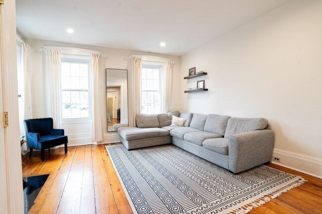 Building Photo - 126 High St