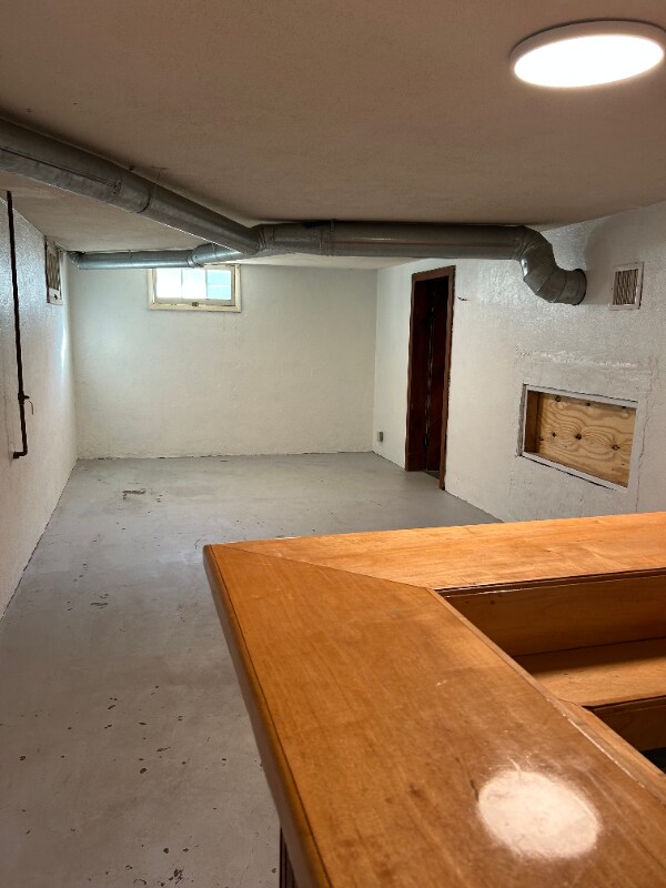 Building Photo - 1841 N Jeanette Ave