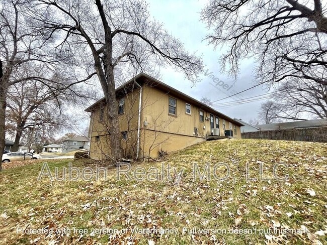 Building Photo - 7211 Montana Ave