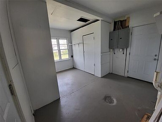 Building Photo - What a Gem!