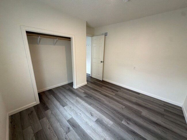 Building Photo - Freshly remodeled 3br 1ba, garage, LVP Flooring throughout.