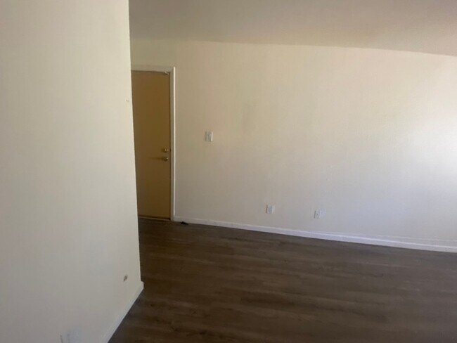 Building Photo - Scottsdale Studio Apartment