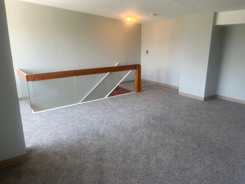 Family room - 13 S Congress St
