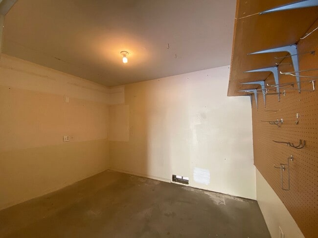 Building Photo - Beautiful corner condo in Lake San Marcos