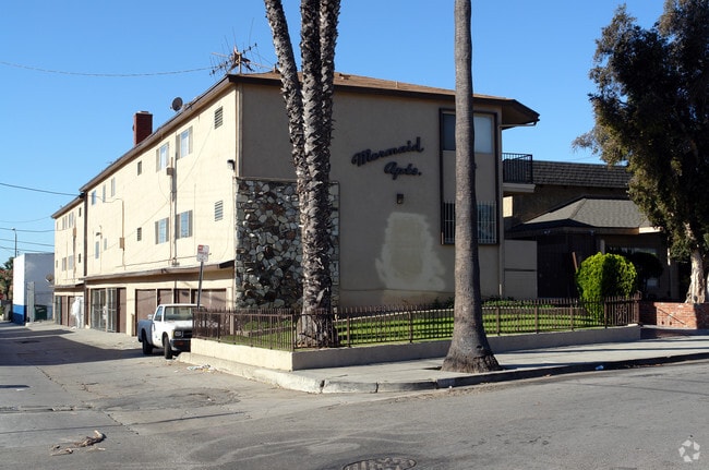 Building Photo - 112 W Hillsdale St