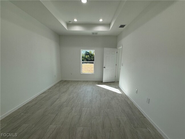 Building Photo - 1014 Lakeside Dr