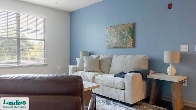 Building Photo - 900 E Six Forks Rd