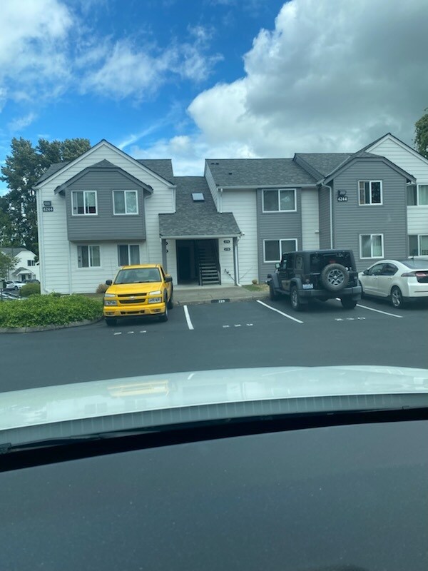 Building Photo - 4244 Wintergreen Cir