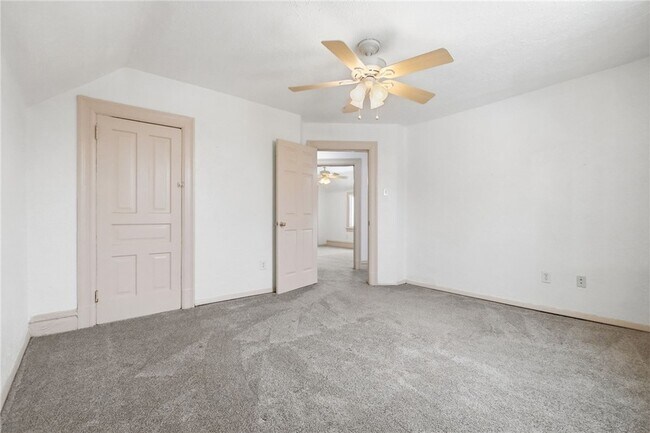 Building Photo - 112 Dewitt St