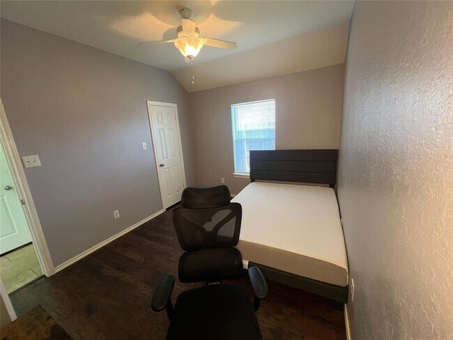 Building Photo - 7806 Crystal Moon Dr