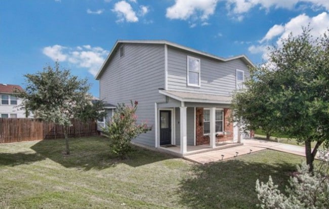Building Photo - 3 Bed, 2 1/2 Bath with Large Yard