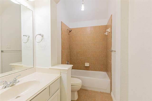 Building Photo - 5473 Braemar Dr