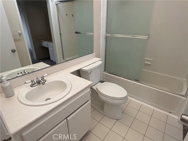 Building Photo - 5497 Twin Lakes Dr