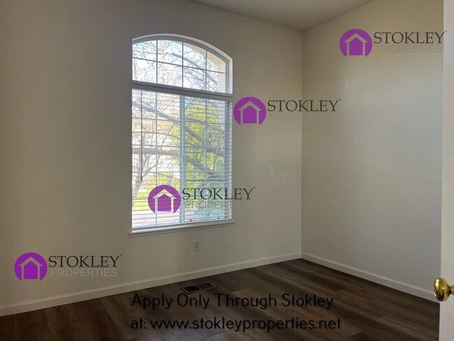 Building Photo - 2133 Bluerock Cir