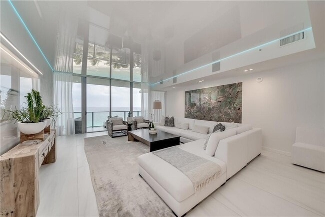 Building Photo - 2200 N Ocean Blvd