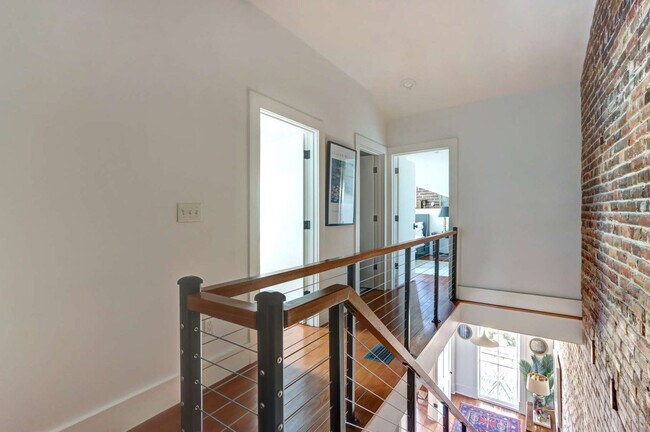 Building Photo - 415 Whitaker St