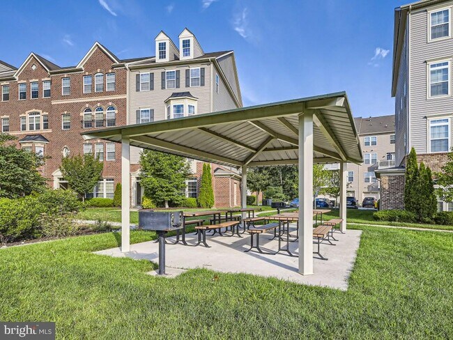 Building Photo - 320 Chessington Dr
