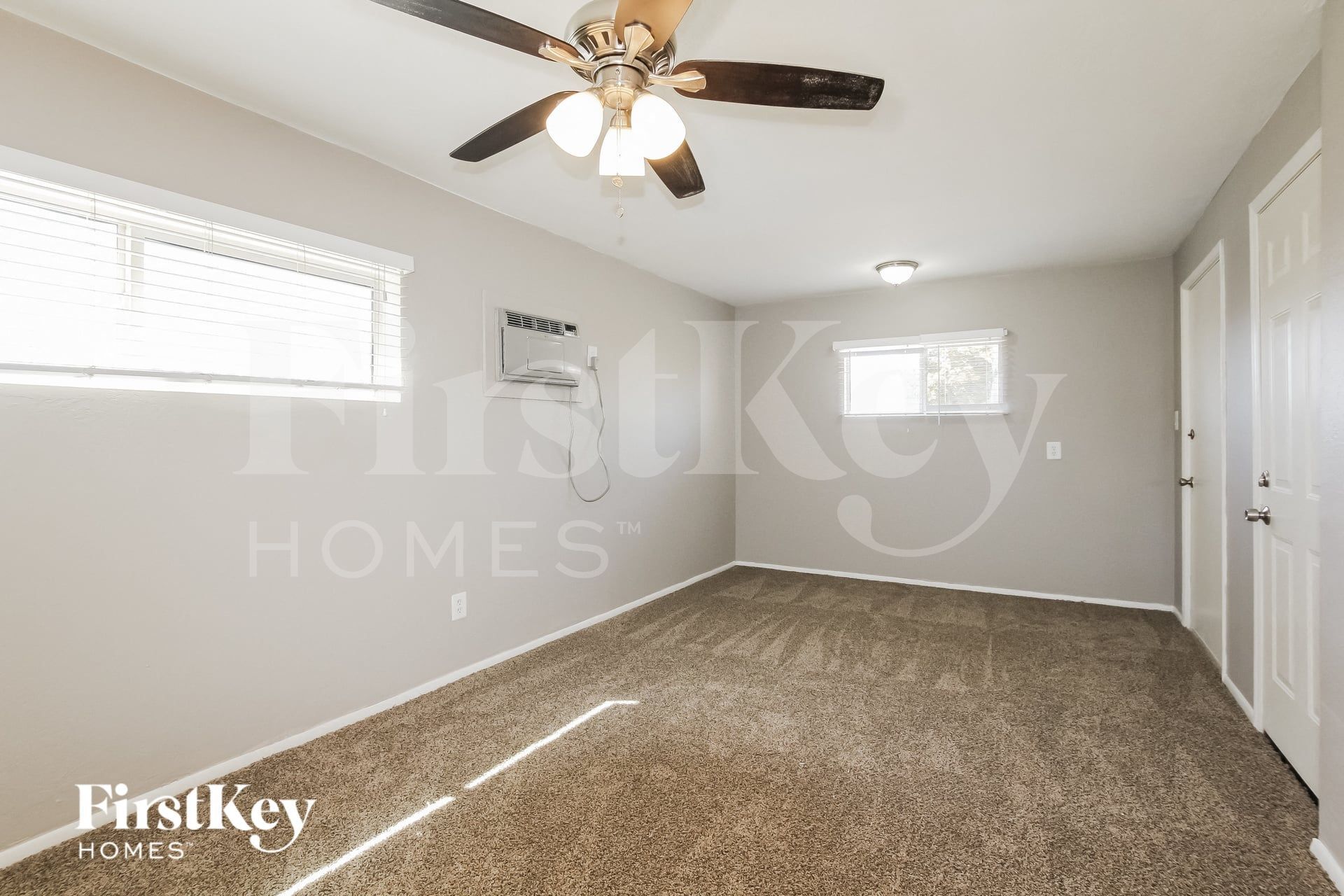 Building Photo - 2126 W San Miguel Ave