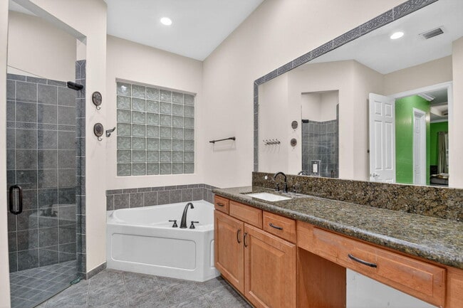 Building Photo - 10247 Isle Wynd Ct