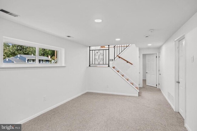 Building Photo - 408 California Trail