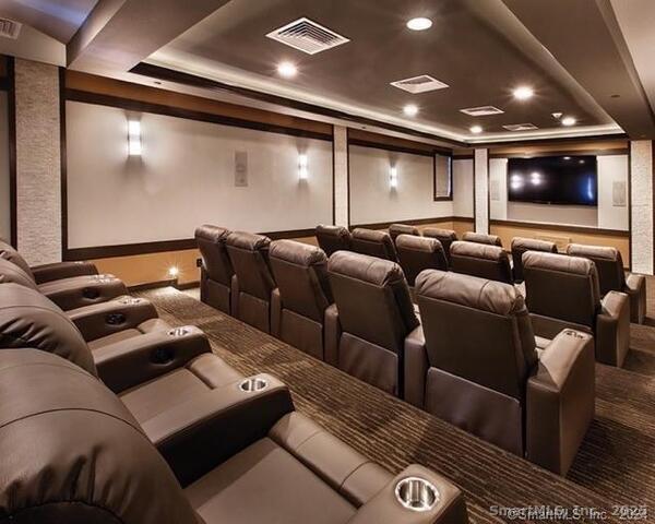 Building Photo - 12 Putnam Ln