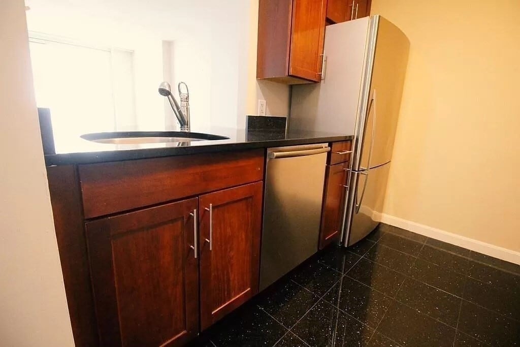 Building Photo - 8 Museum Way