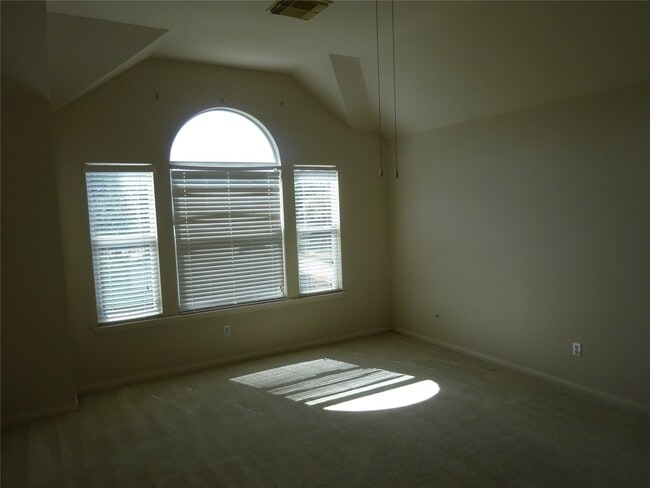 Building Photo - 515 Plantain Ln