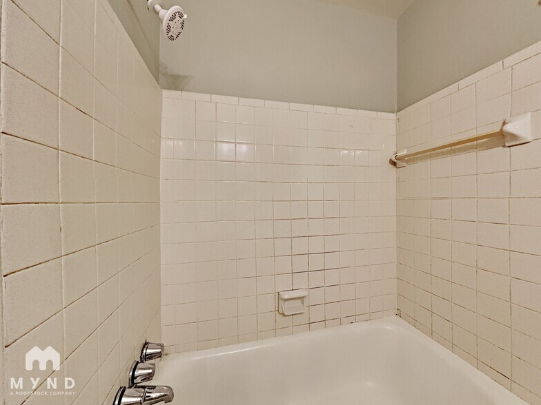 Building Photo - 108 Winnetka Way