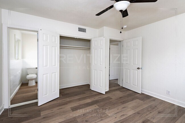 Building Photo - Fully Renovated 3 Bed 2 Bath Home!