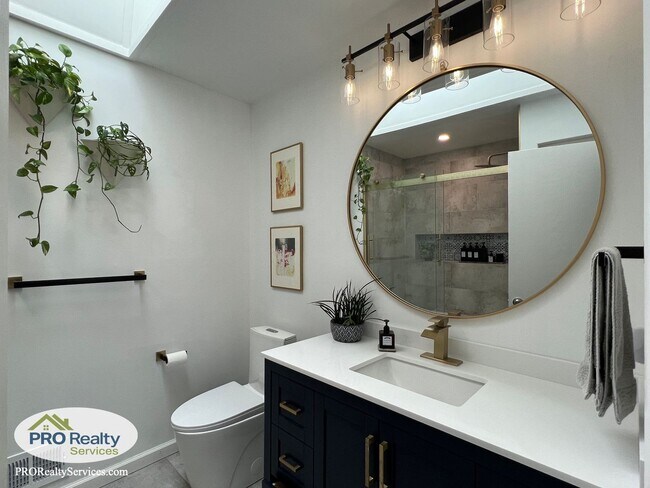 Building Photo - Recently Remodeled 4 Bedroom Home
