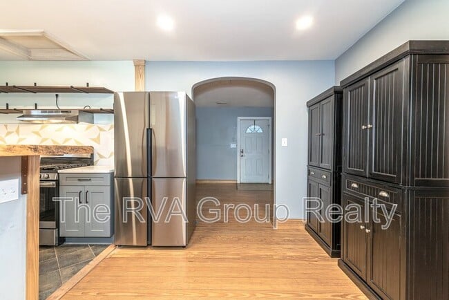 Building Photo - 1613 S Meadow St