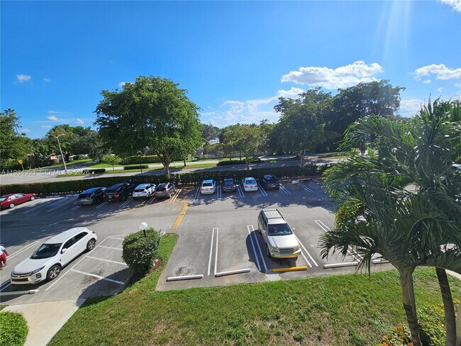 Building Photo - 8429 Forest Hills Dr