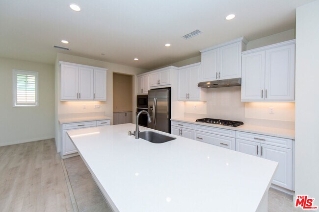 Building Photo - 10922 Mesa Ct