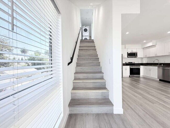 Building Photo - 1258 Leighton Ave