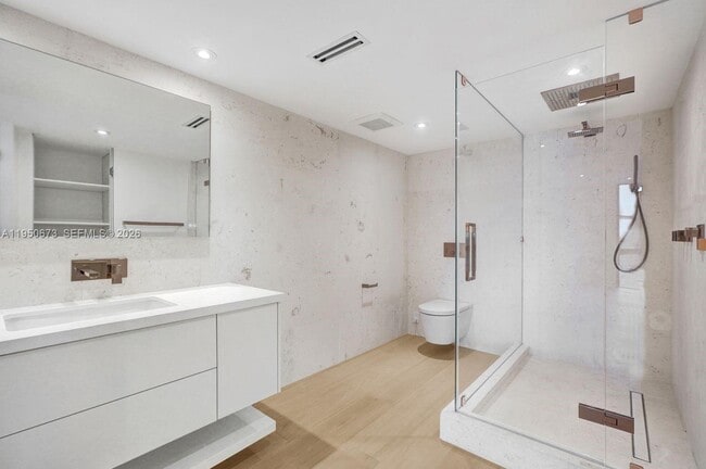 Building Photo - 1111 Crandon Blvd