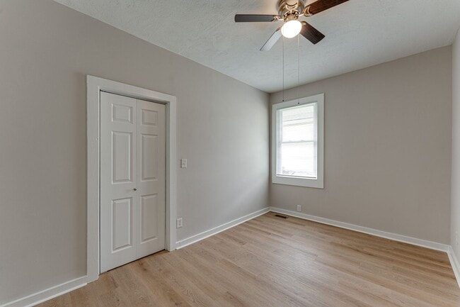 Building Photo - 2 BR 1 BA house for Rent