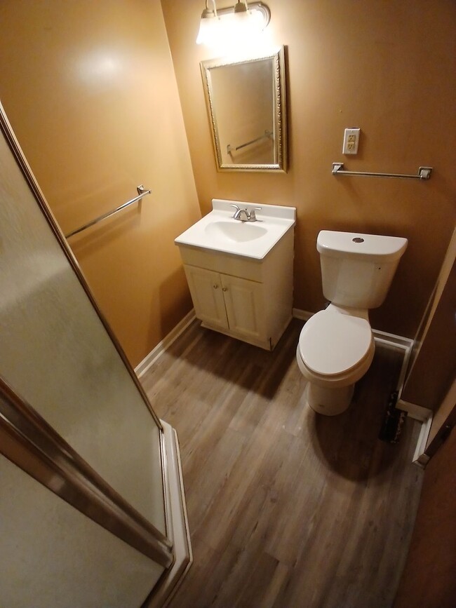 Building Photo - 214 Goodrich St