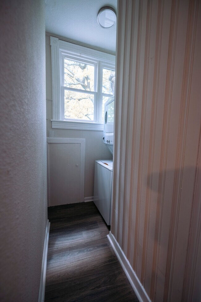 Building Photo - 4311 County St