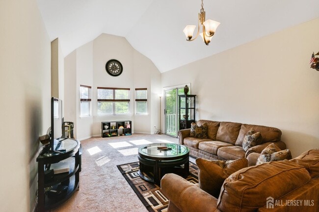 Primary Photo - 28 Kensington Dr