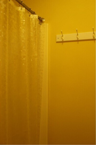 A nice clean hot or cold shower awaits you, and all utilities are included with your rent! - 3813 Gallatin Pike