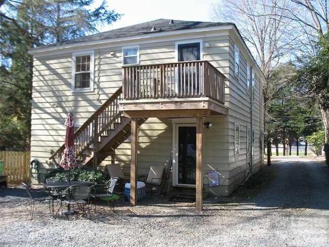 Building Photo - 3041 Park Rd