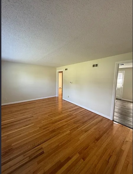 Building Photo - 57 Mercury Ct