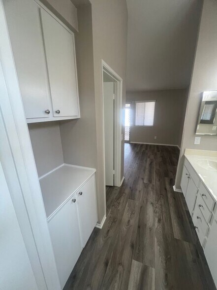 Building Photo - 26328 Columbus Dr