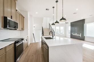 Building Photo - 3810 Ennis St