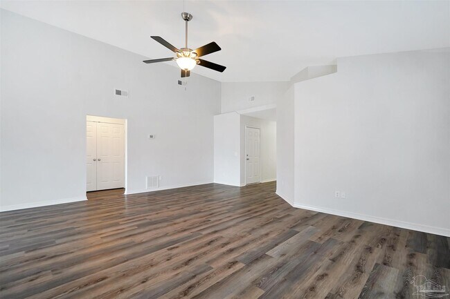 Building Photo - 28 Easton St