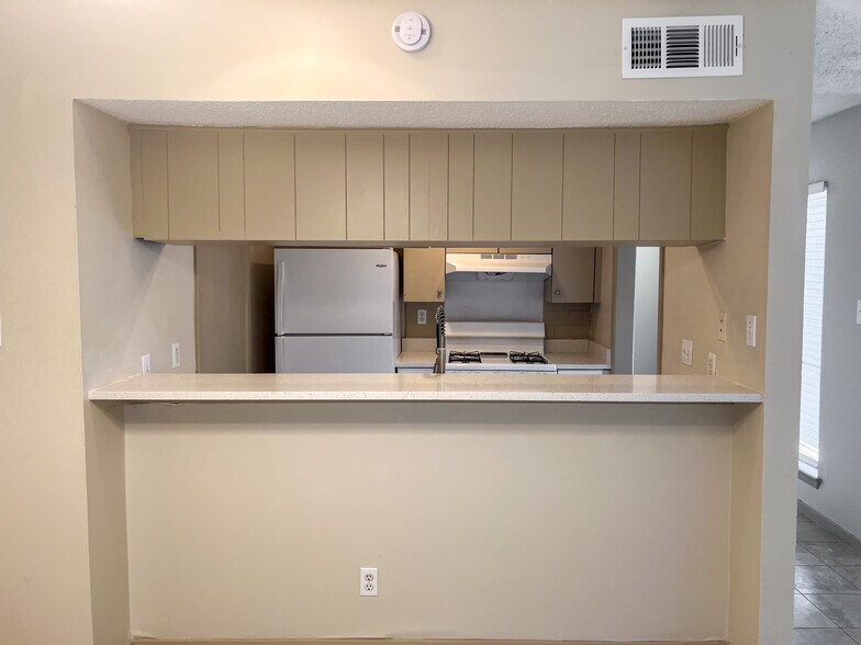 Building Photo - 7206 Creekside Dr