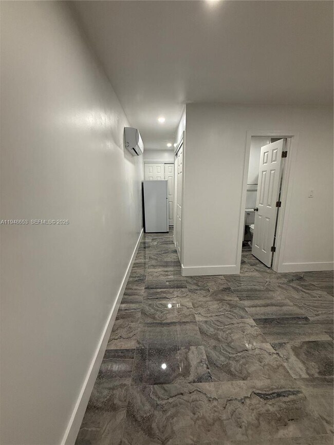 Building Photo - 545 NW 20th St